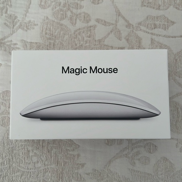 Apple Magic Mouse - Picture 1 of 4